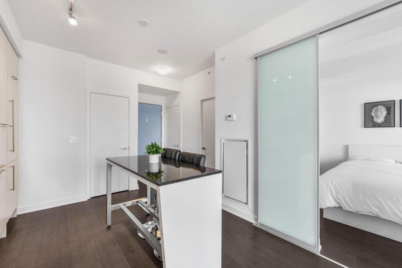 Heart Of Downtown Toronto! Apartment Exterior photo