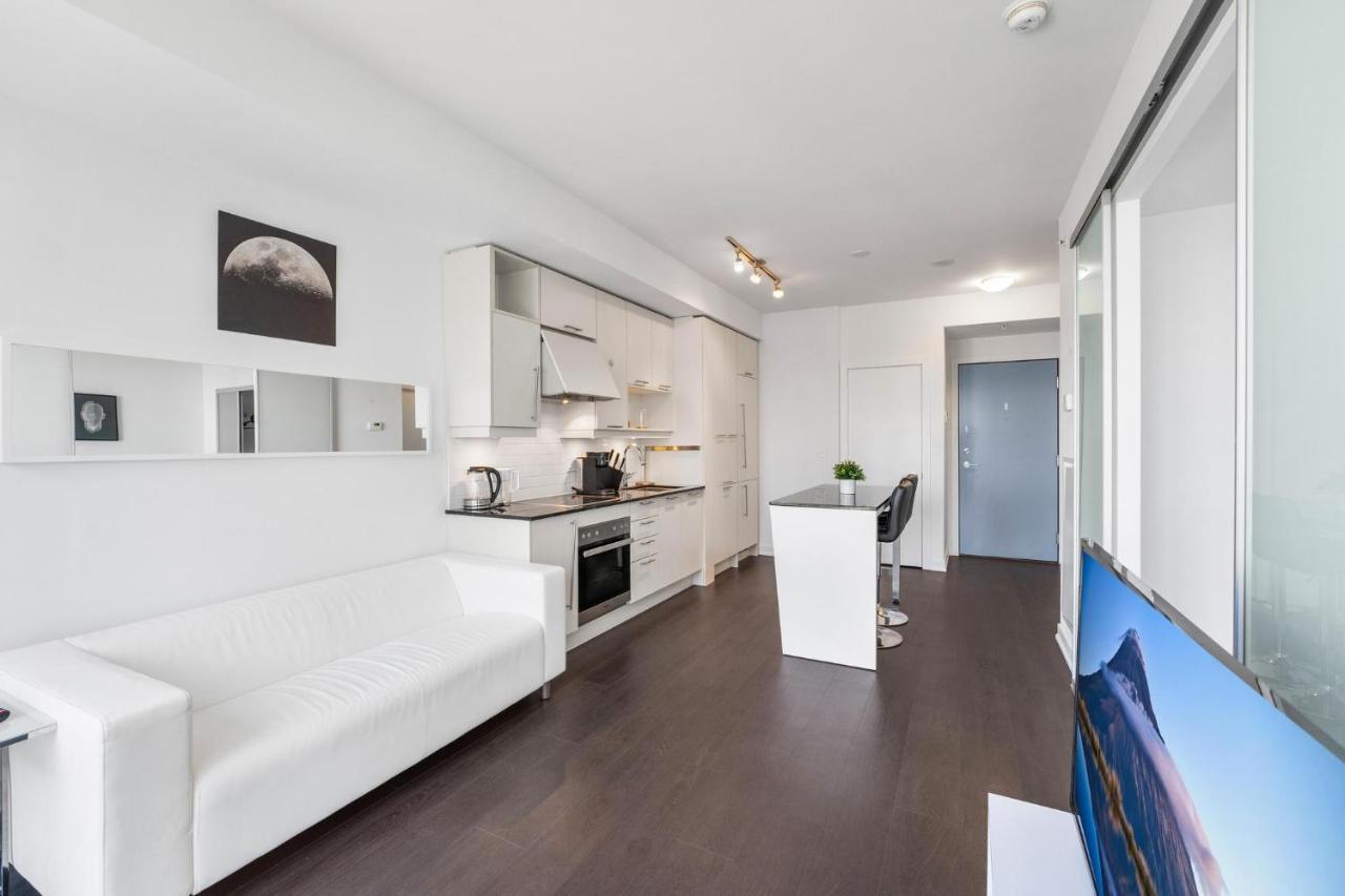 Heart Of Downtown Toronto! Apartment Exterior photo